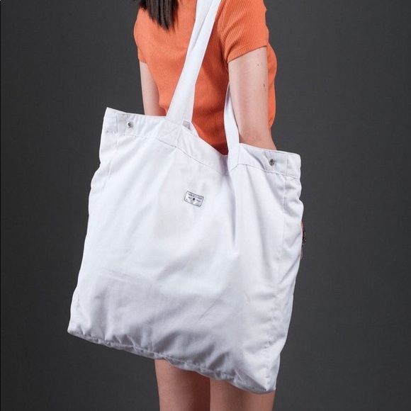 Market Tote - Picture 1 of 4